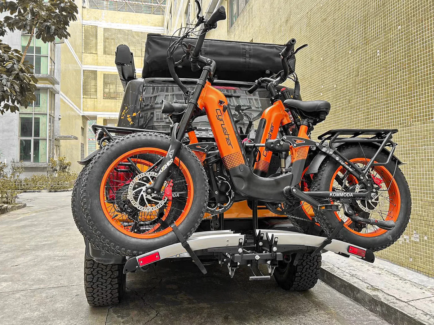 Nosič pro elektrokola Fatbike na auto stříbrný – EU verze