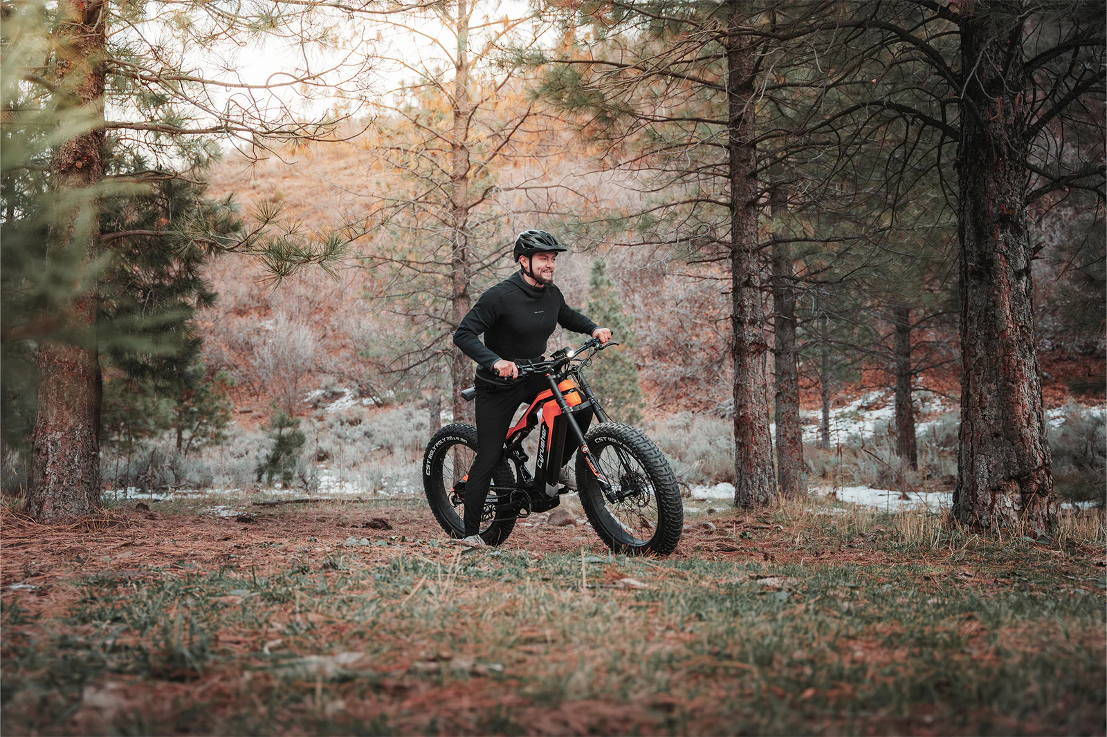 Cyrusher Hurricane karbonové elektrokolo Fatbike se středním pohonem 160Nm bílé