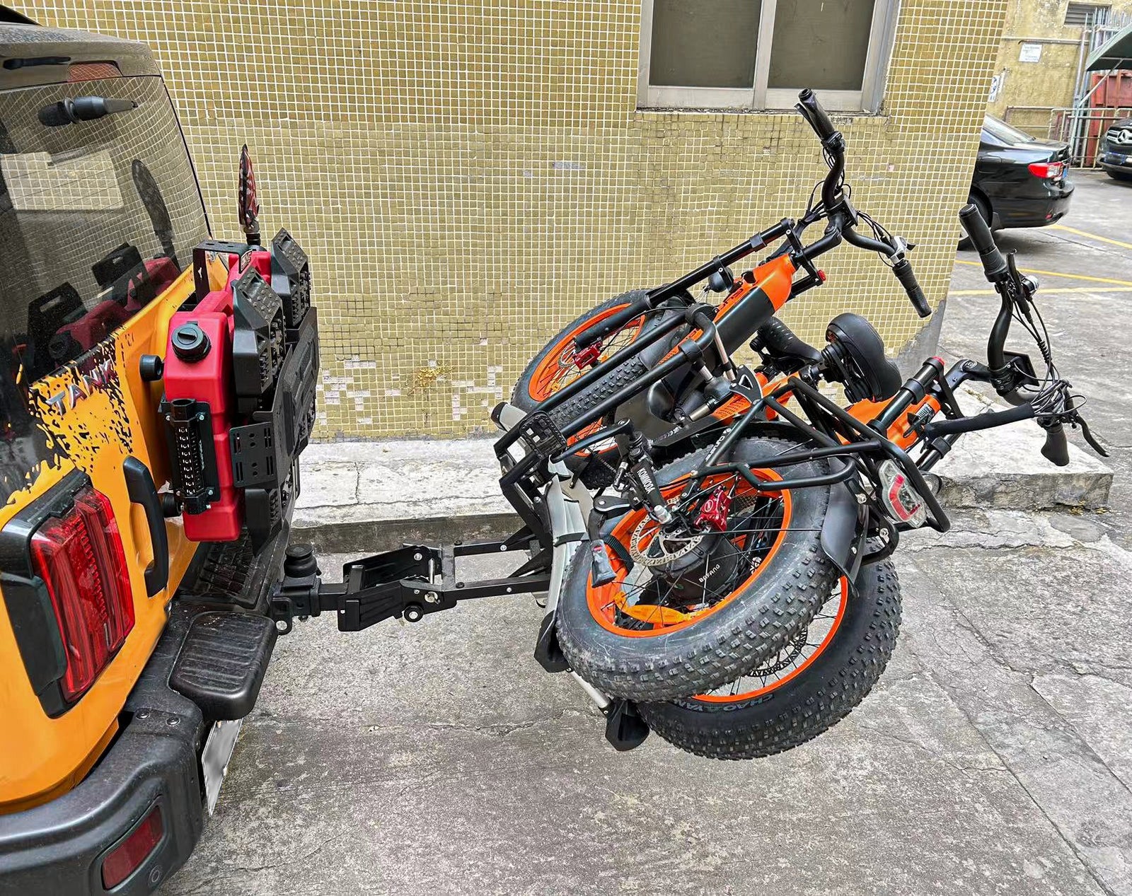 Nosič pro elektrokola Fatbike na auto stříbrný – EU verze