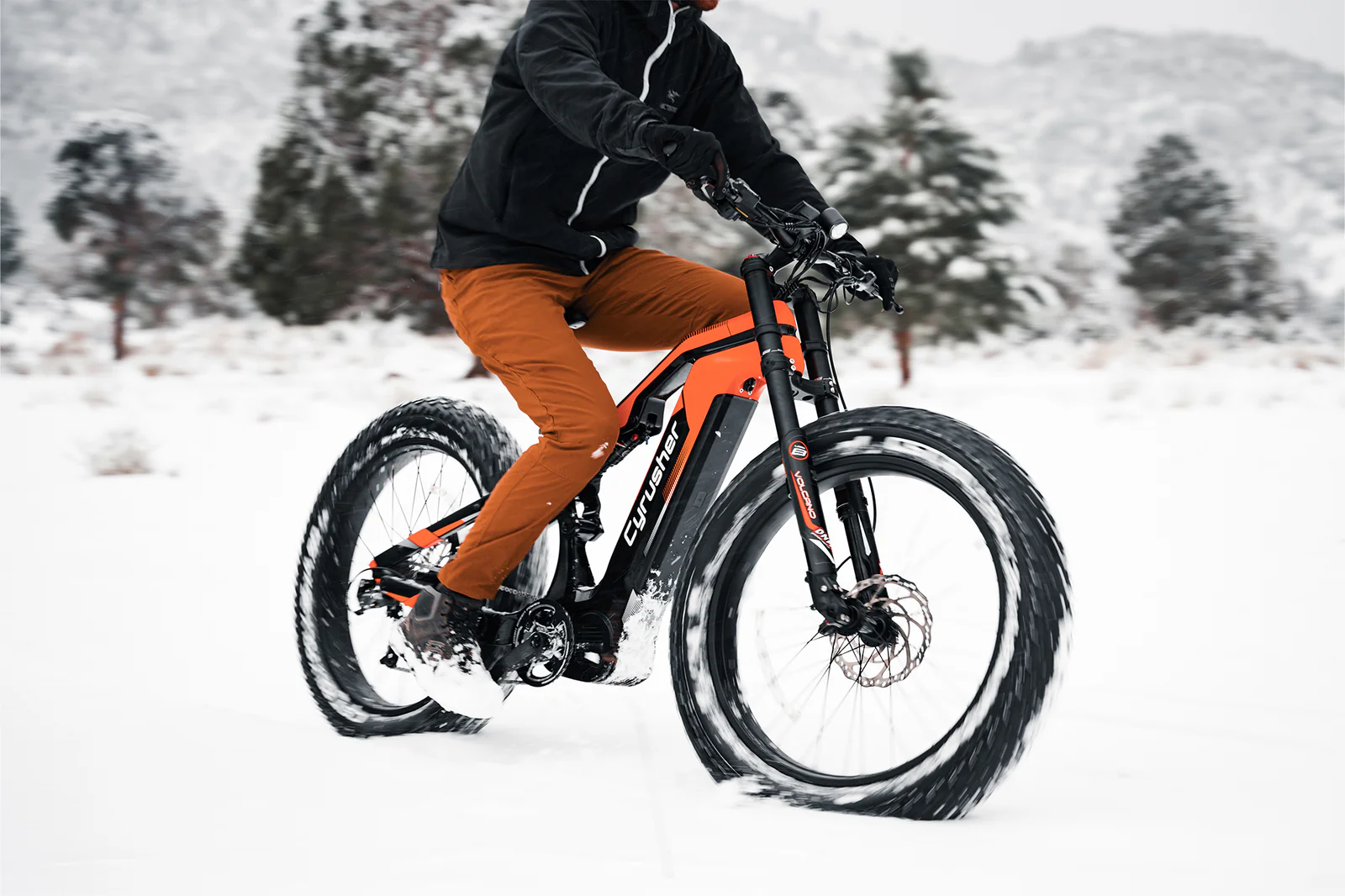 Cyrusher Hurricane karbonové elektrokolo Fatbike se středním pohonem 160Nm bílé